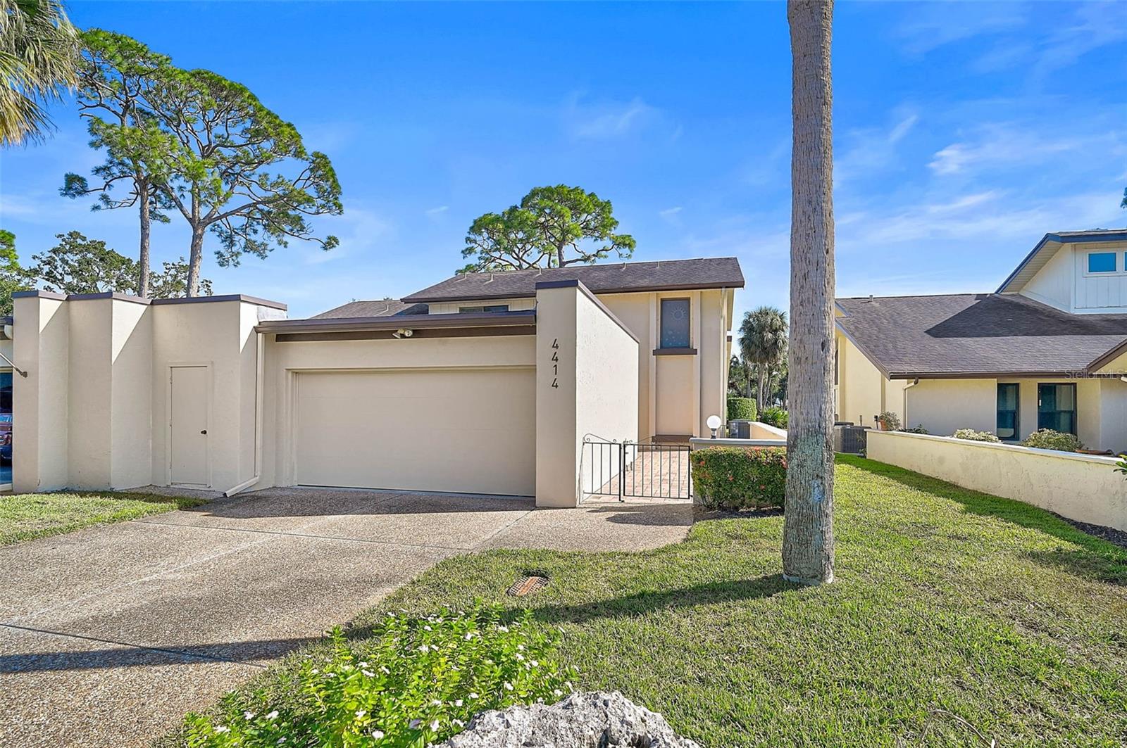 4414 LA JOLLA DRIVE 0