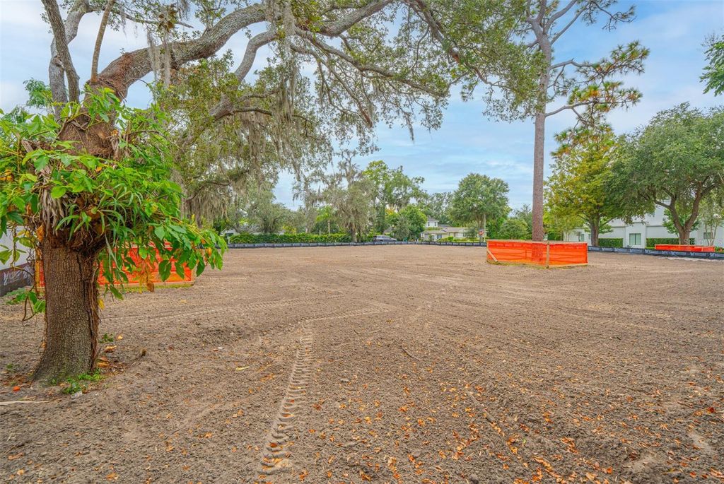 Photo of 141 W Lake Sue Avenue, Winter Park, FL 32789 (MLS # O6345896)