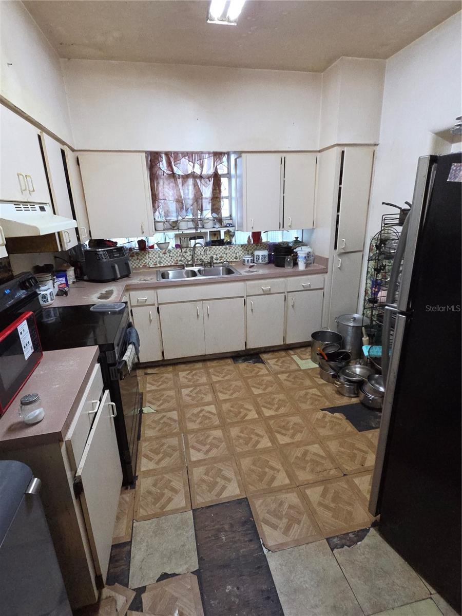 LAKEVIEW GROVE - Residential