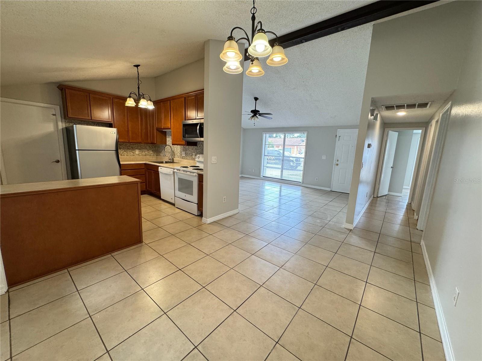 TIMBERLANE SUB UNIT 8C - Residential Lease