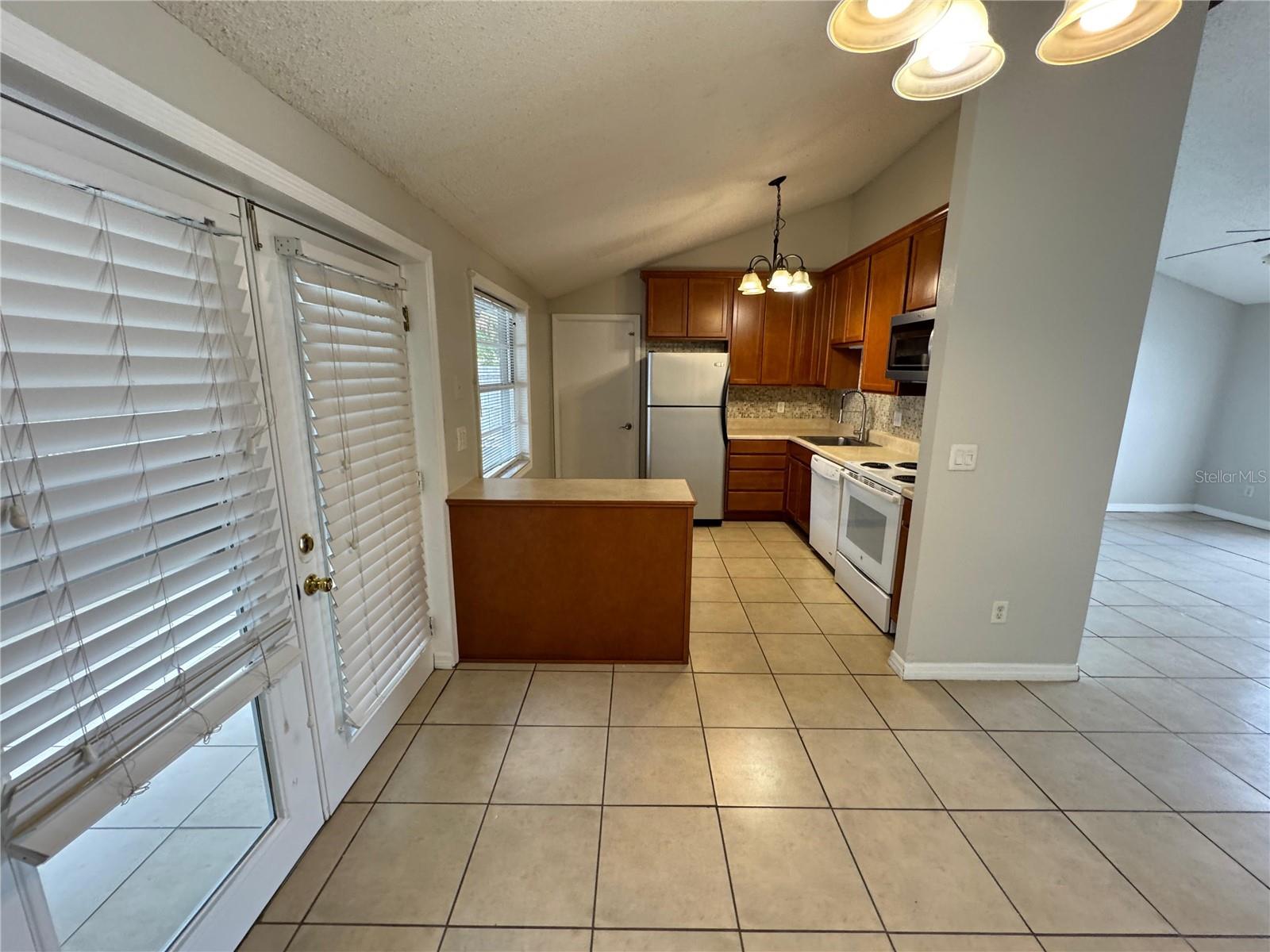 TIMBERLANE SUB UNIT 8C - Residential Lease