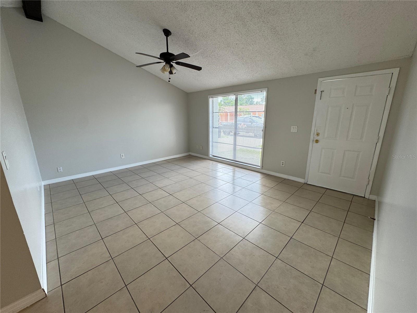 TIMBERLANE SUB UNIT 8C - Residential Lease