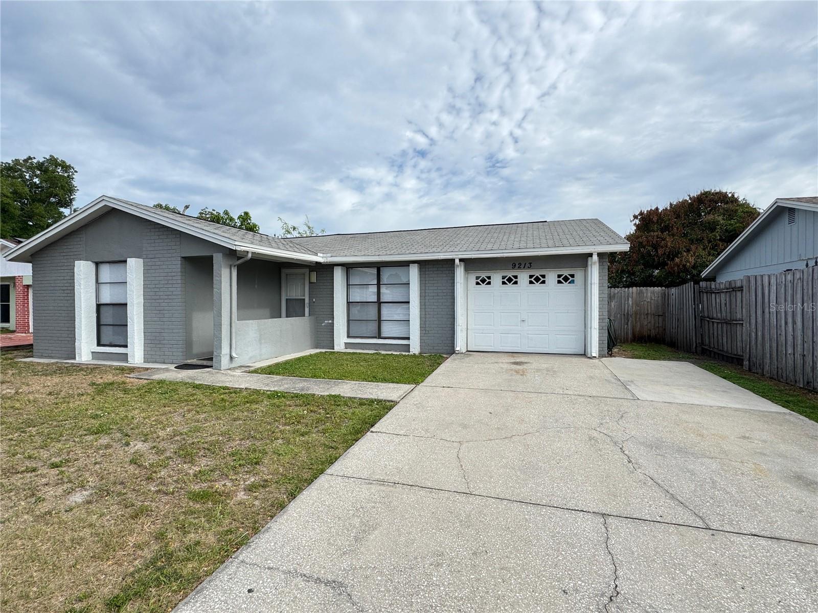 TIMBERLANE SUB UNIT 8C - Residential Lease