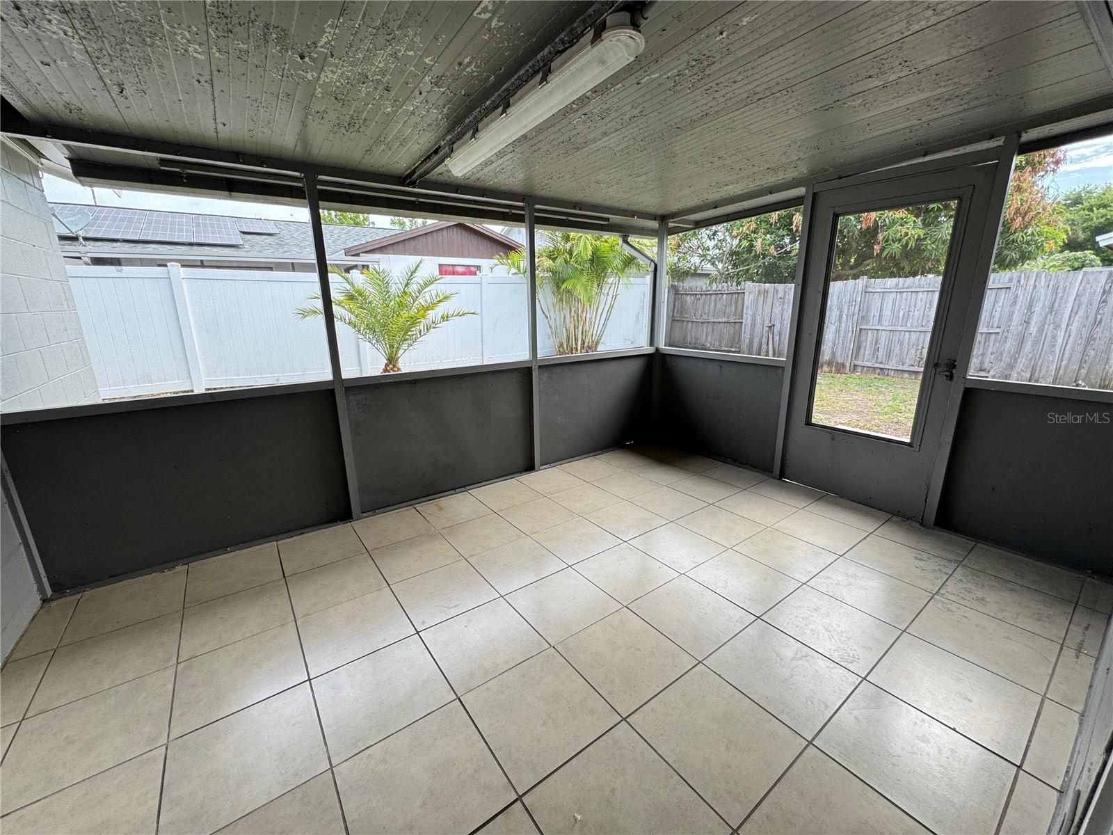 TIMBERLANE SUB UNIT 8C - Residential Lease