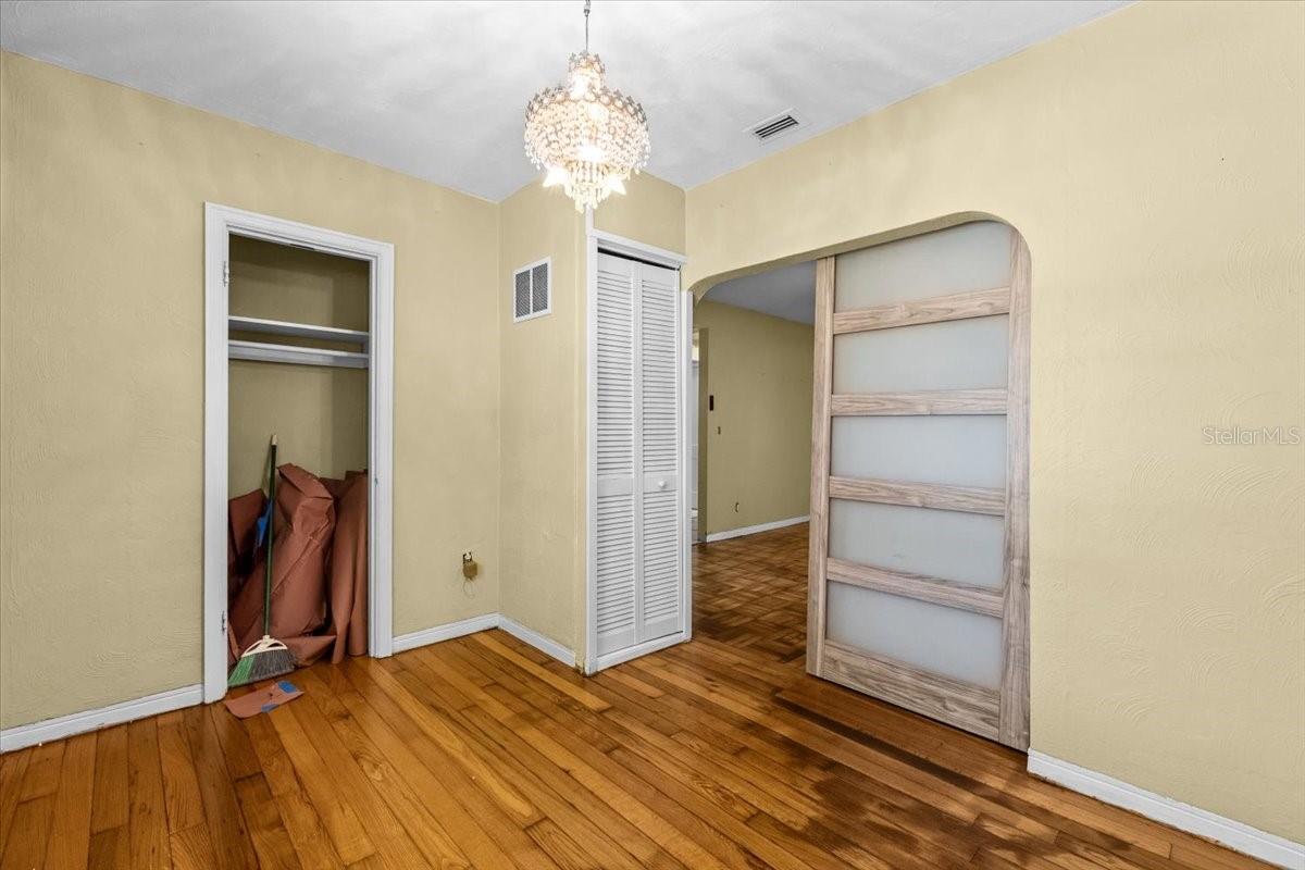 EAGLE CREST - Residential