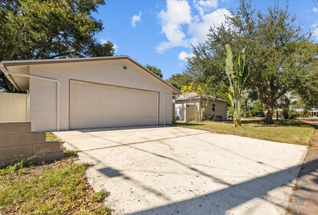 EAGLE CREST - Residential