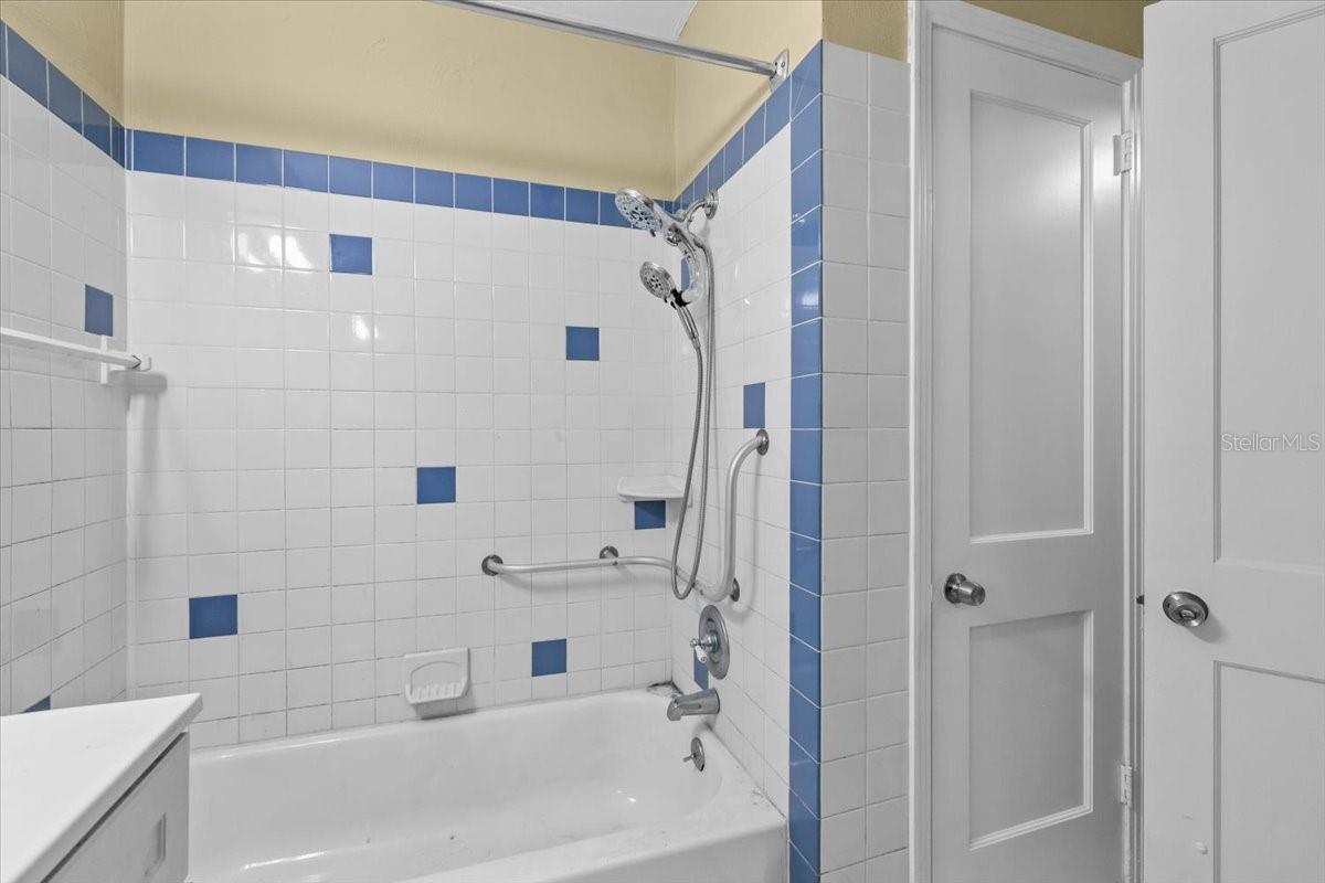 EAGLE CREST - Residential