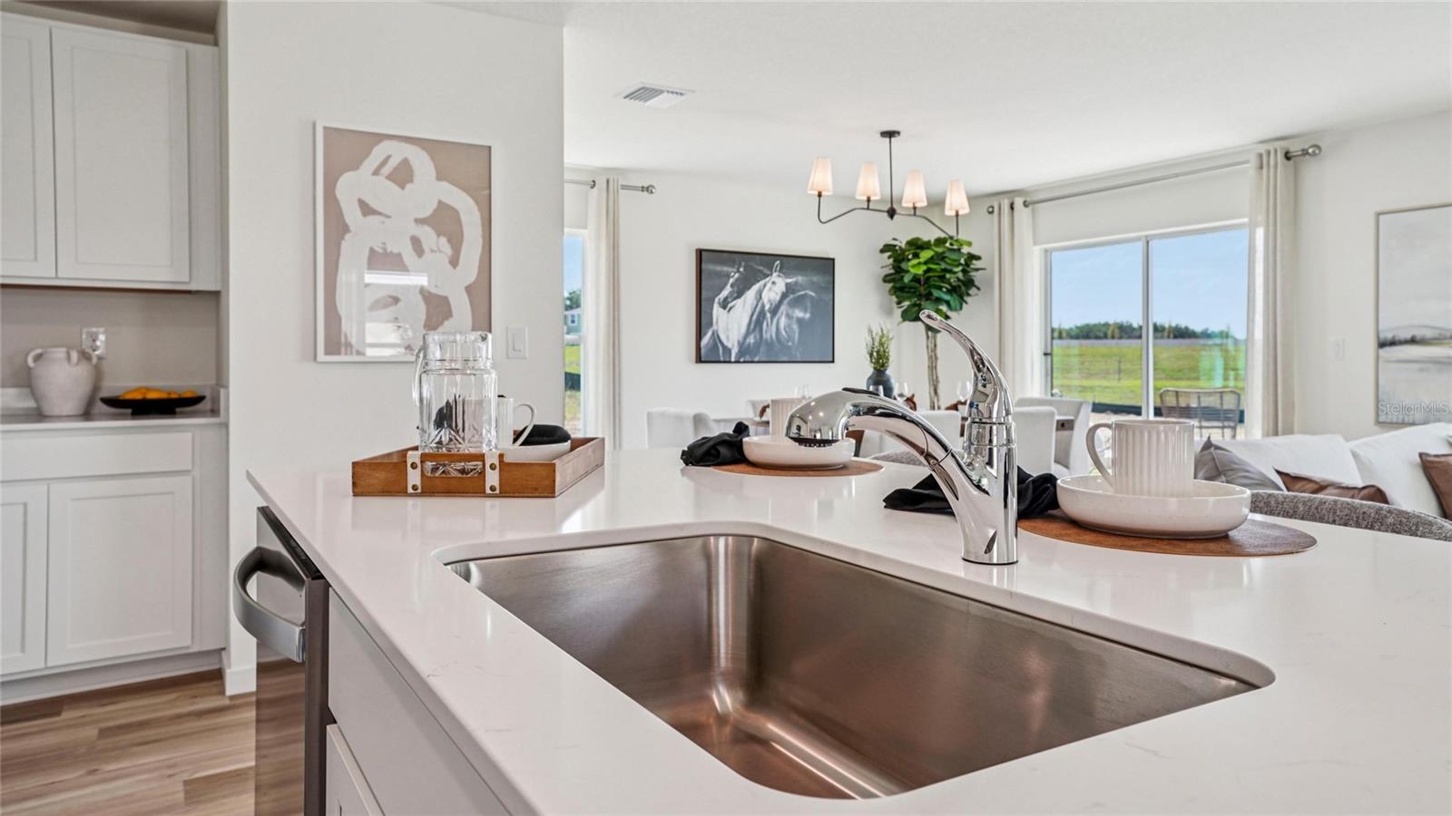 TWISTED OAKS - Residential