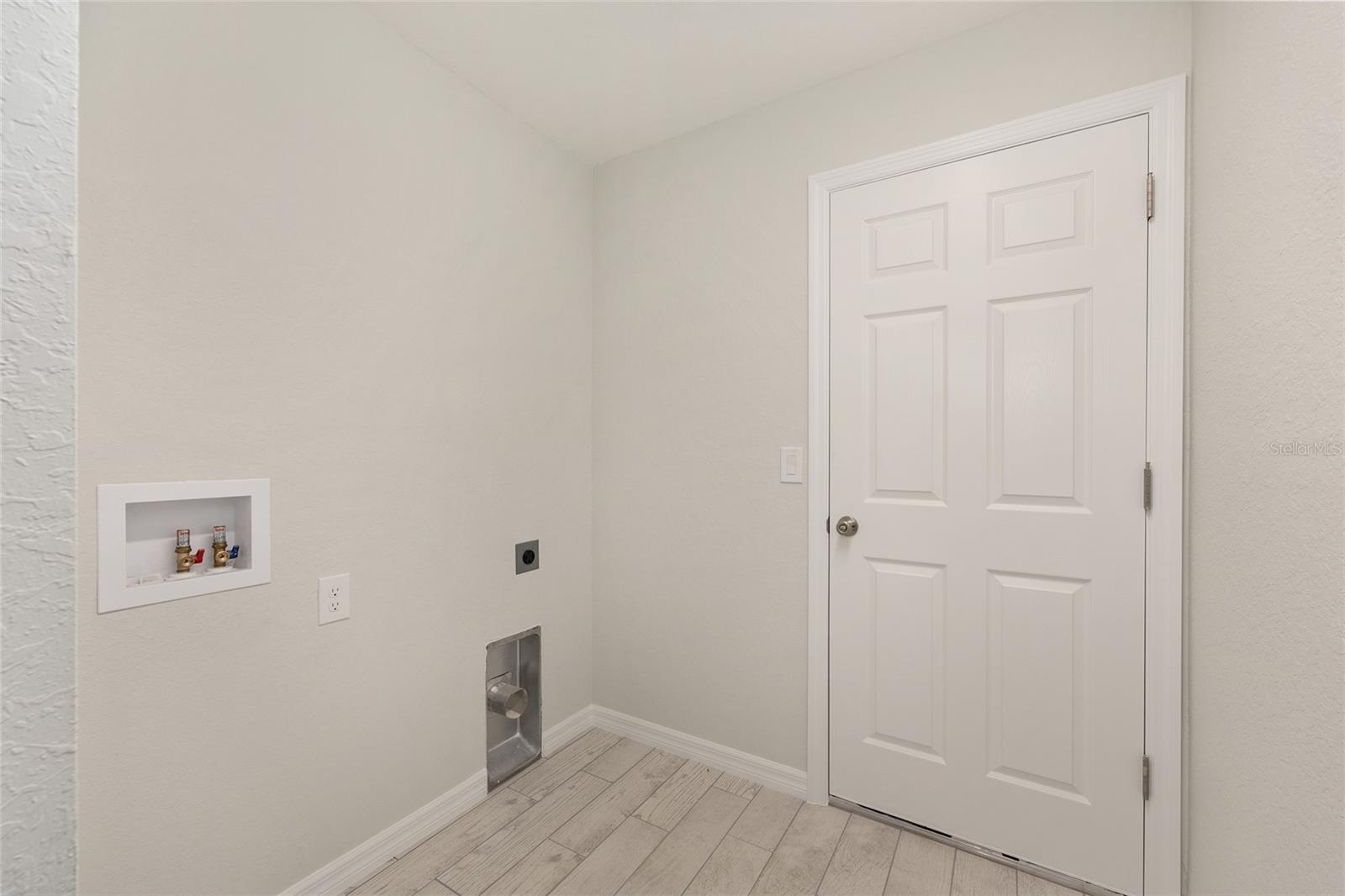 SILVER SPGS SHORES UN 18 - Residential