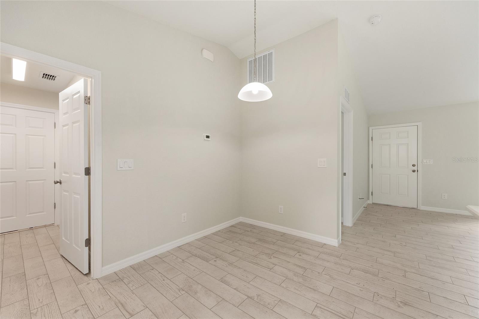 SILVER SPGS SHORES UN 18 - Residential