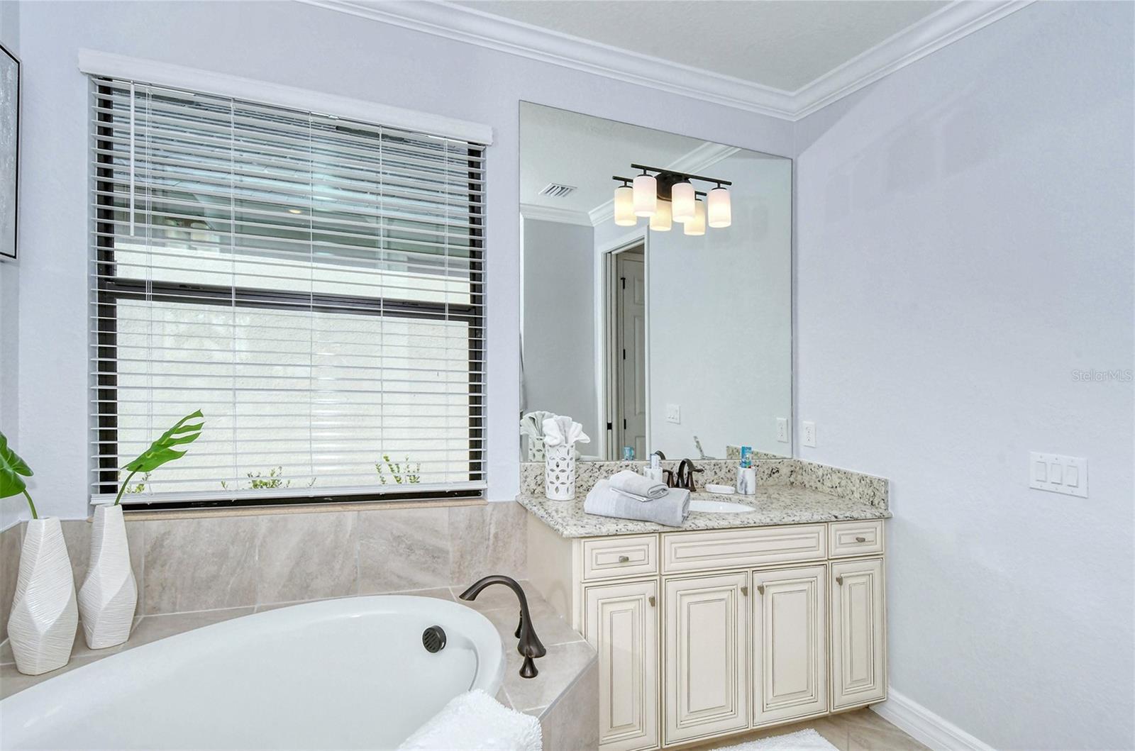 LAKEWOOD NATIONAL - Residential Lease