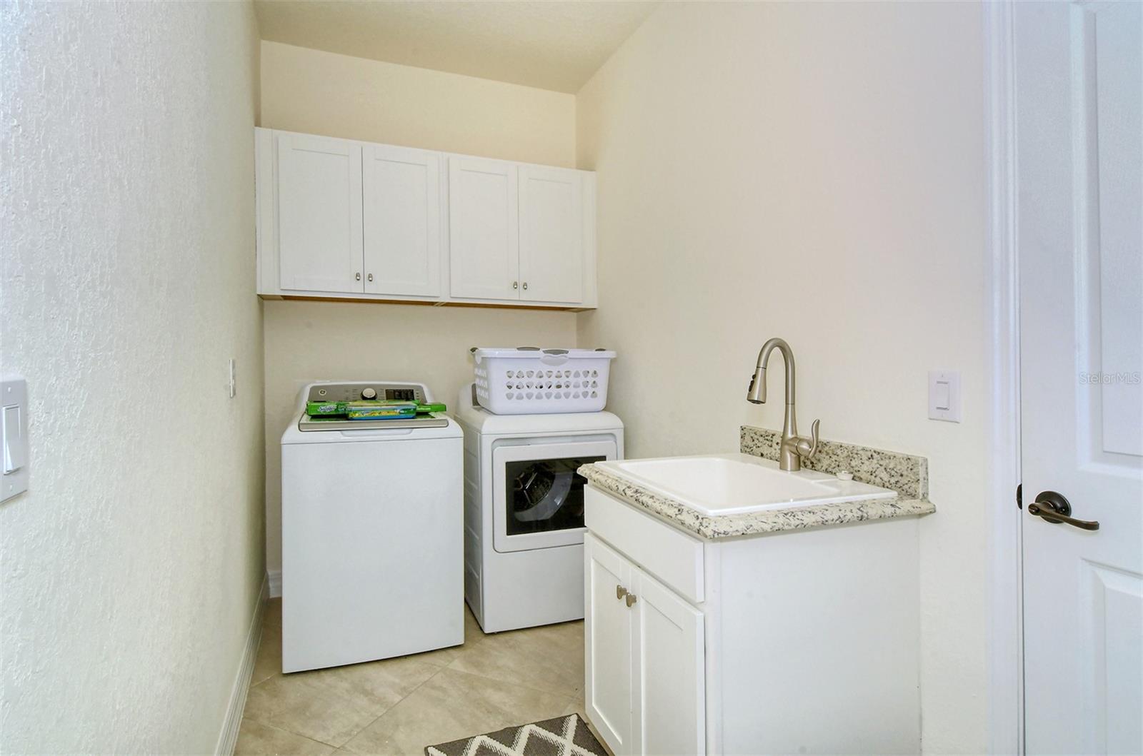 LAKEWOOD NATIONAL - Residential Lease