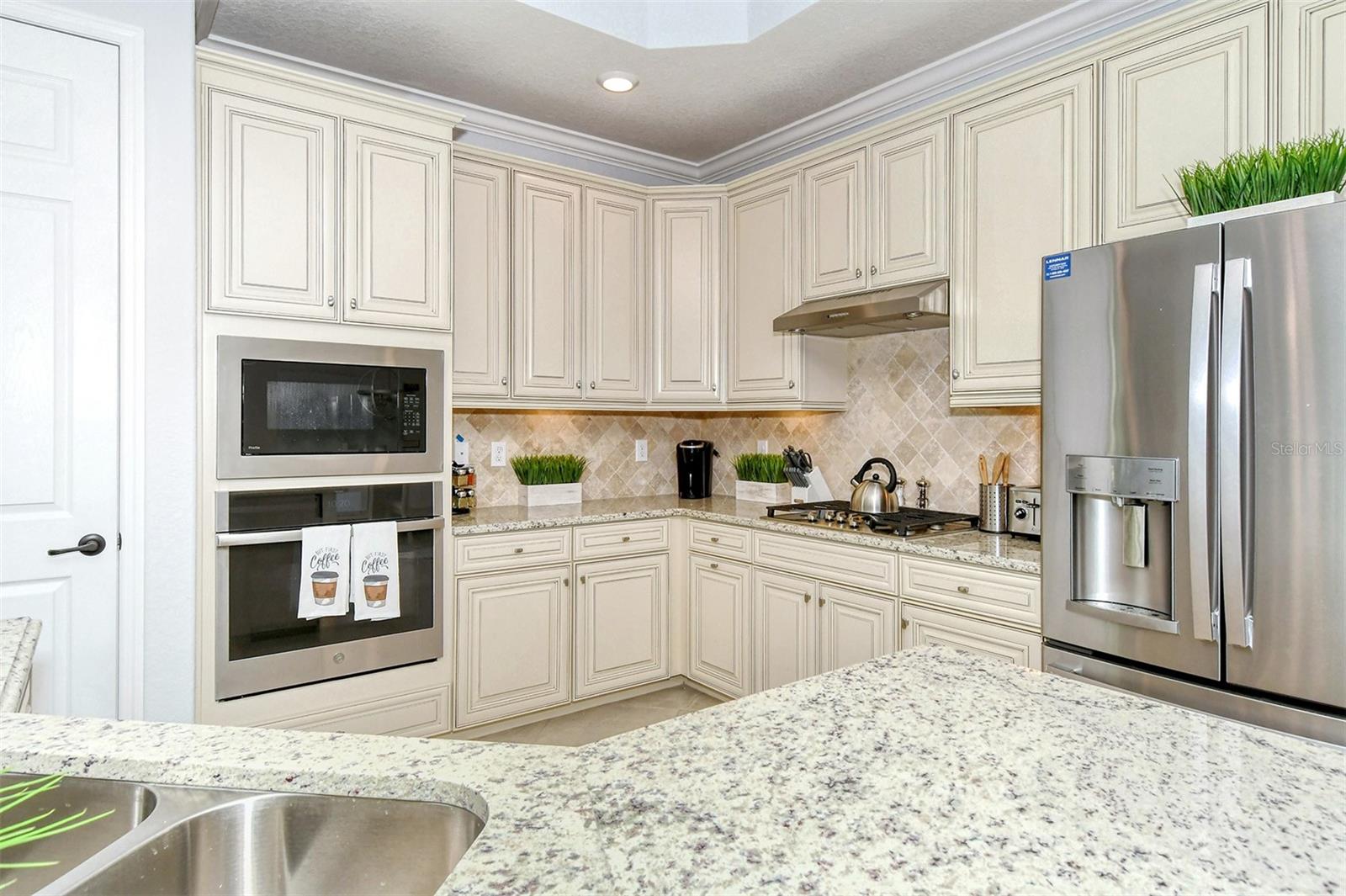 LAKEWOOD NATIONAL - Residential Lease