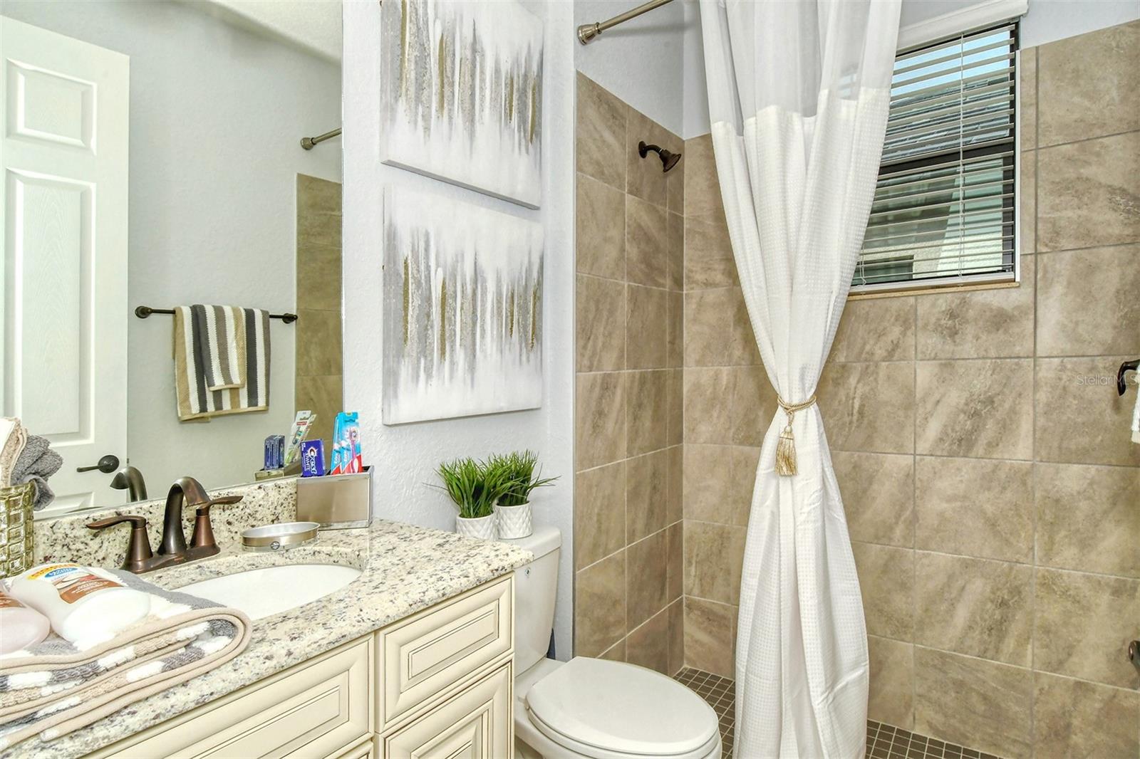 LAKEWOOD NATIONAL - Residential Lease