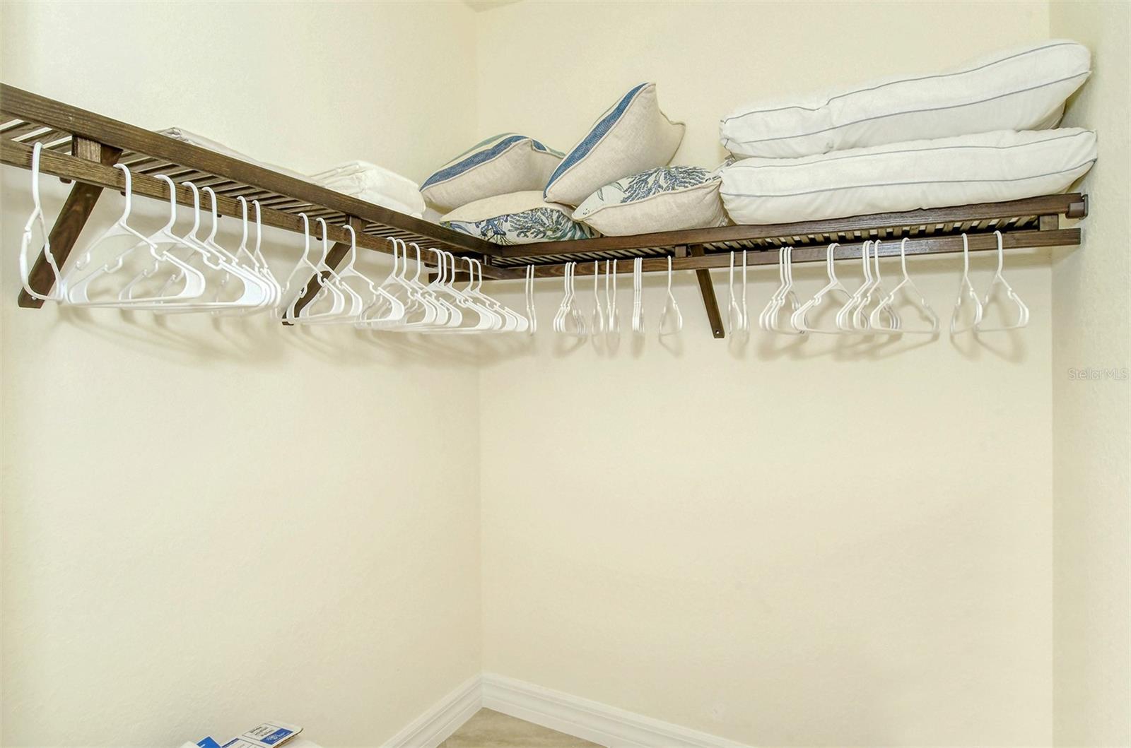 LAKEWOOD NATIONAL - Residential Lease