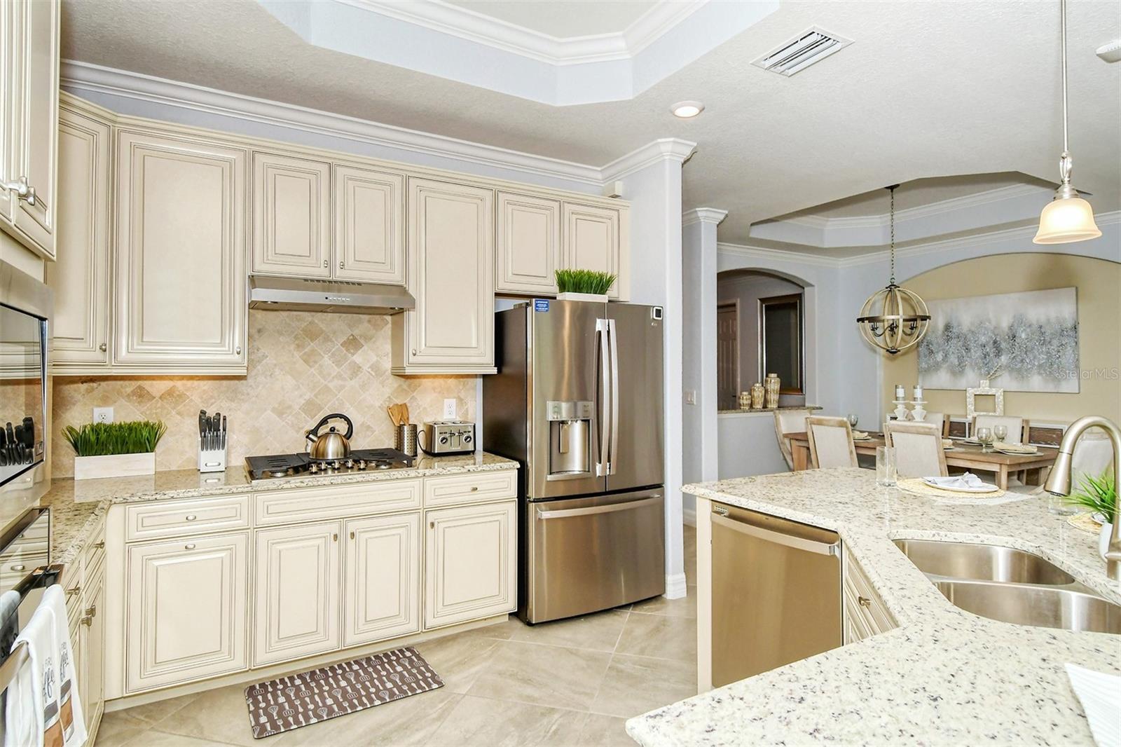 LAKEWOOD NATIONAL - Residential Lease