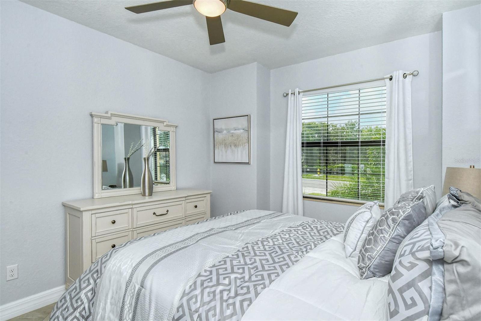 LAKEWOOD NATIONAL - Residential Lease