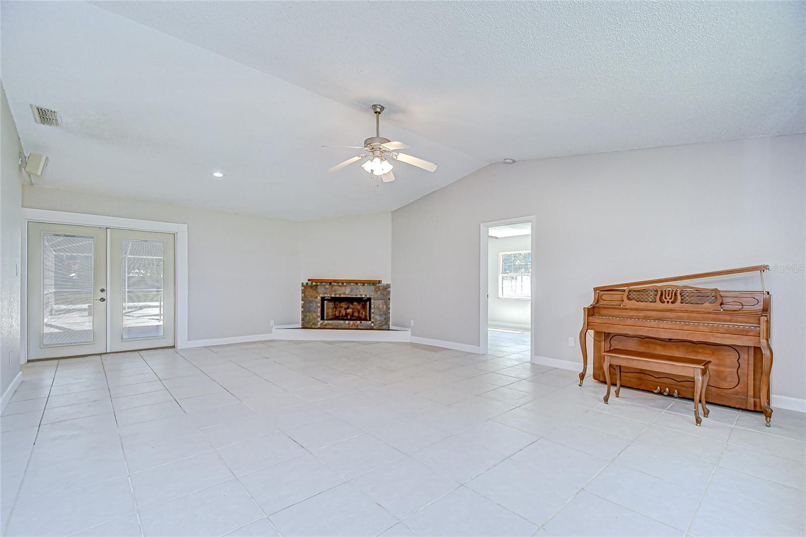 HICKORY HILLS - Residential