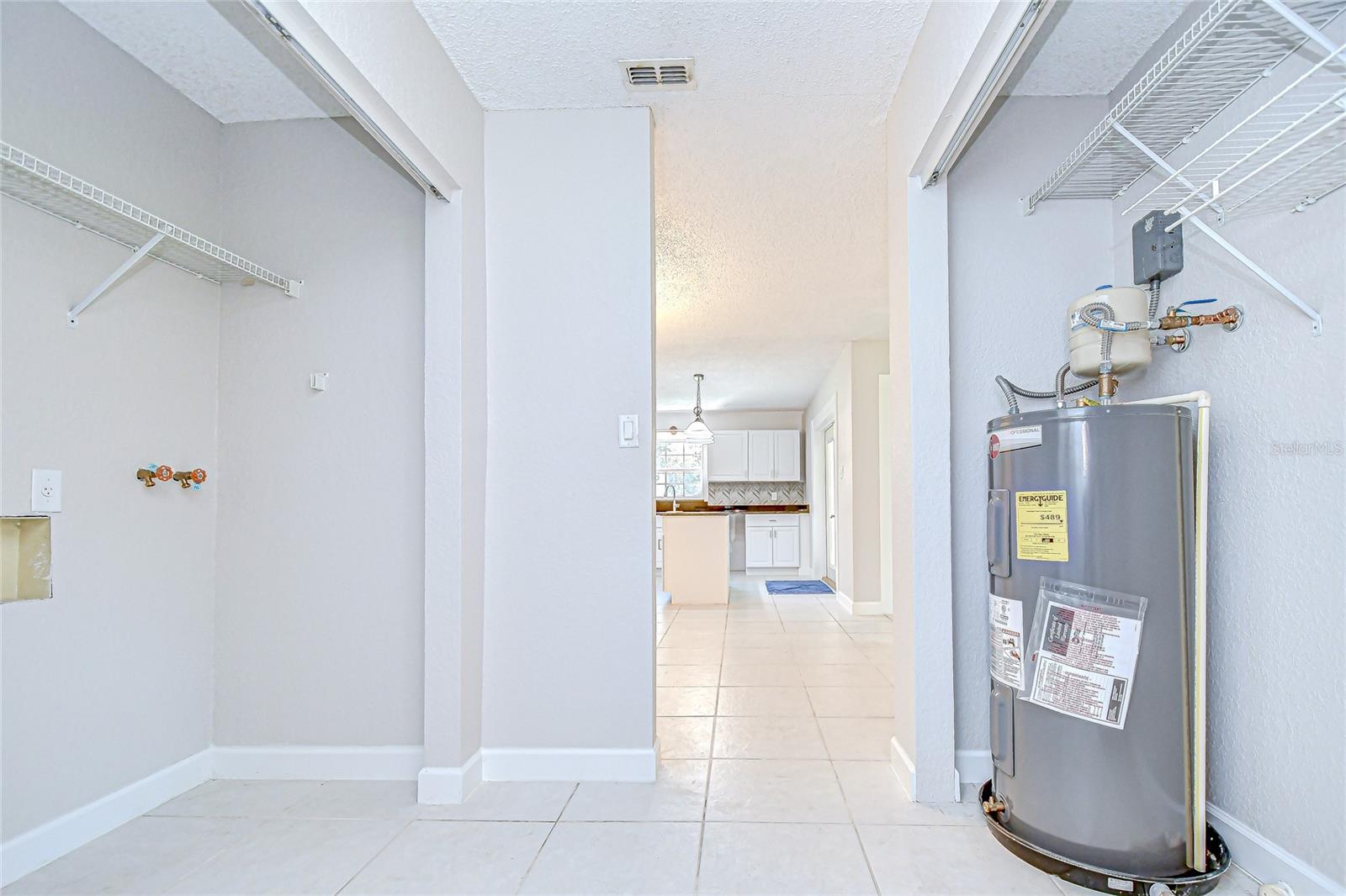 HICKORY HILLS - Residential