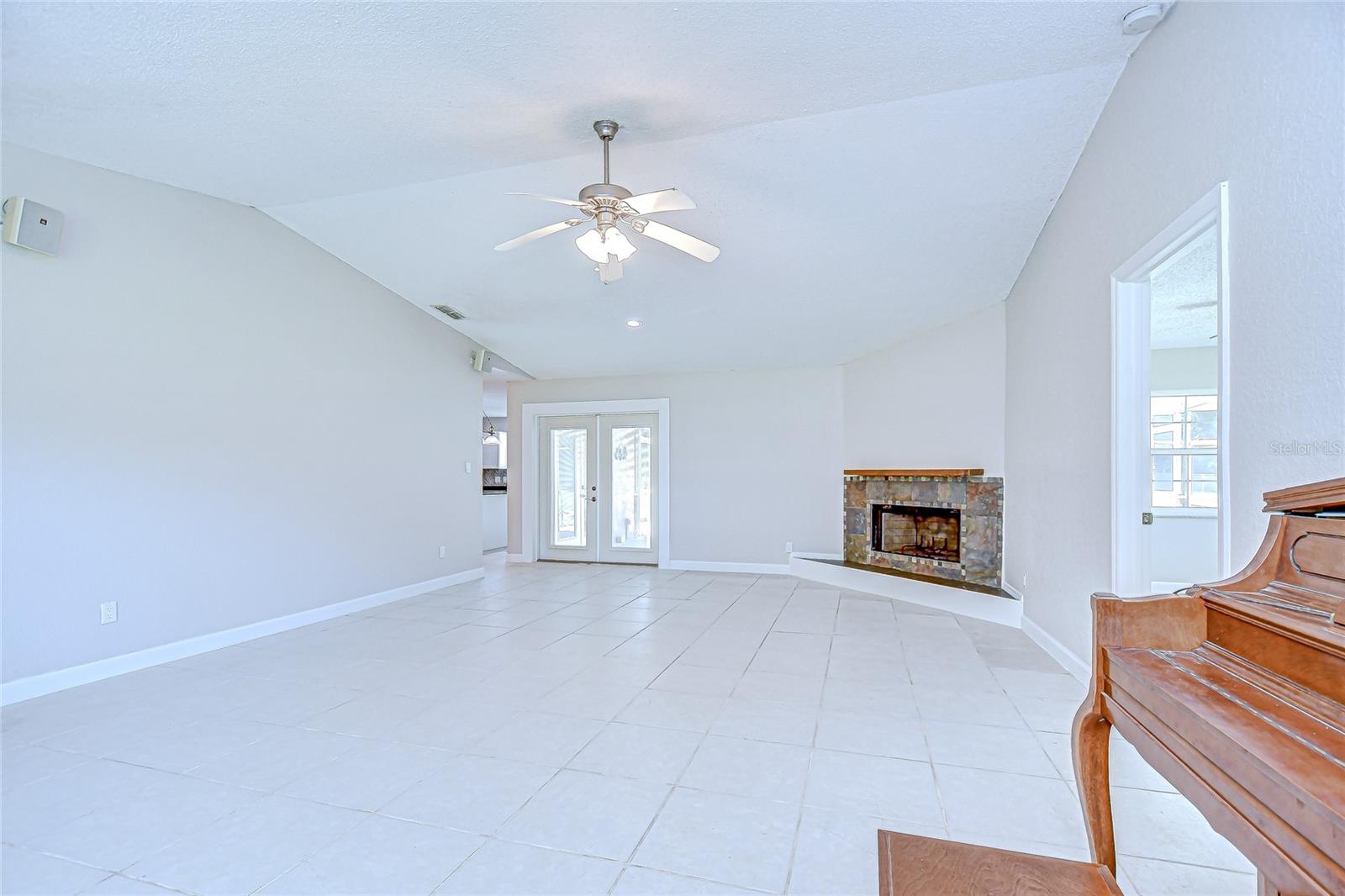 HICKORY HILLS - Residential