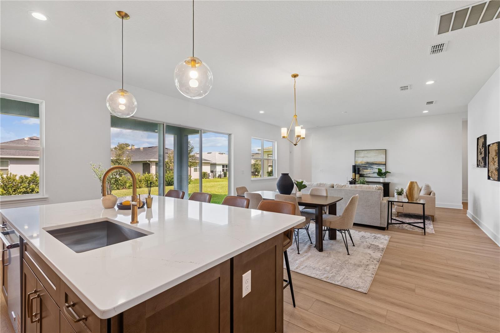 1012 GLORYLAND COURT