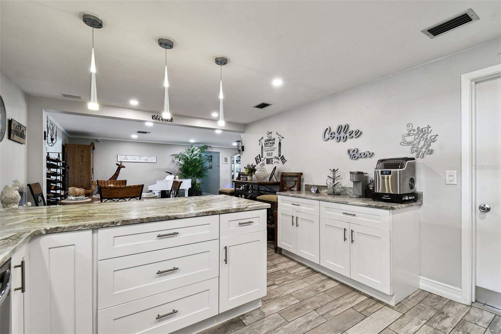 BROOKHILL - Residential