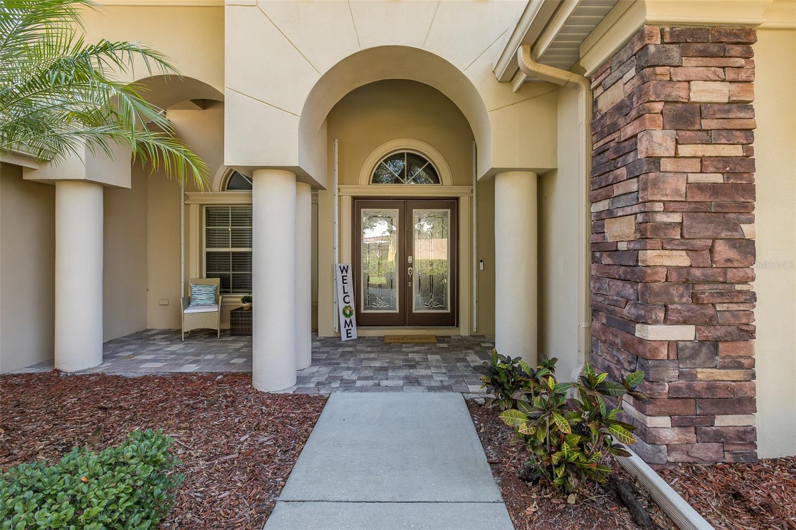 502 CREEKSIDE COURT