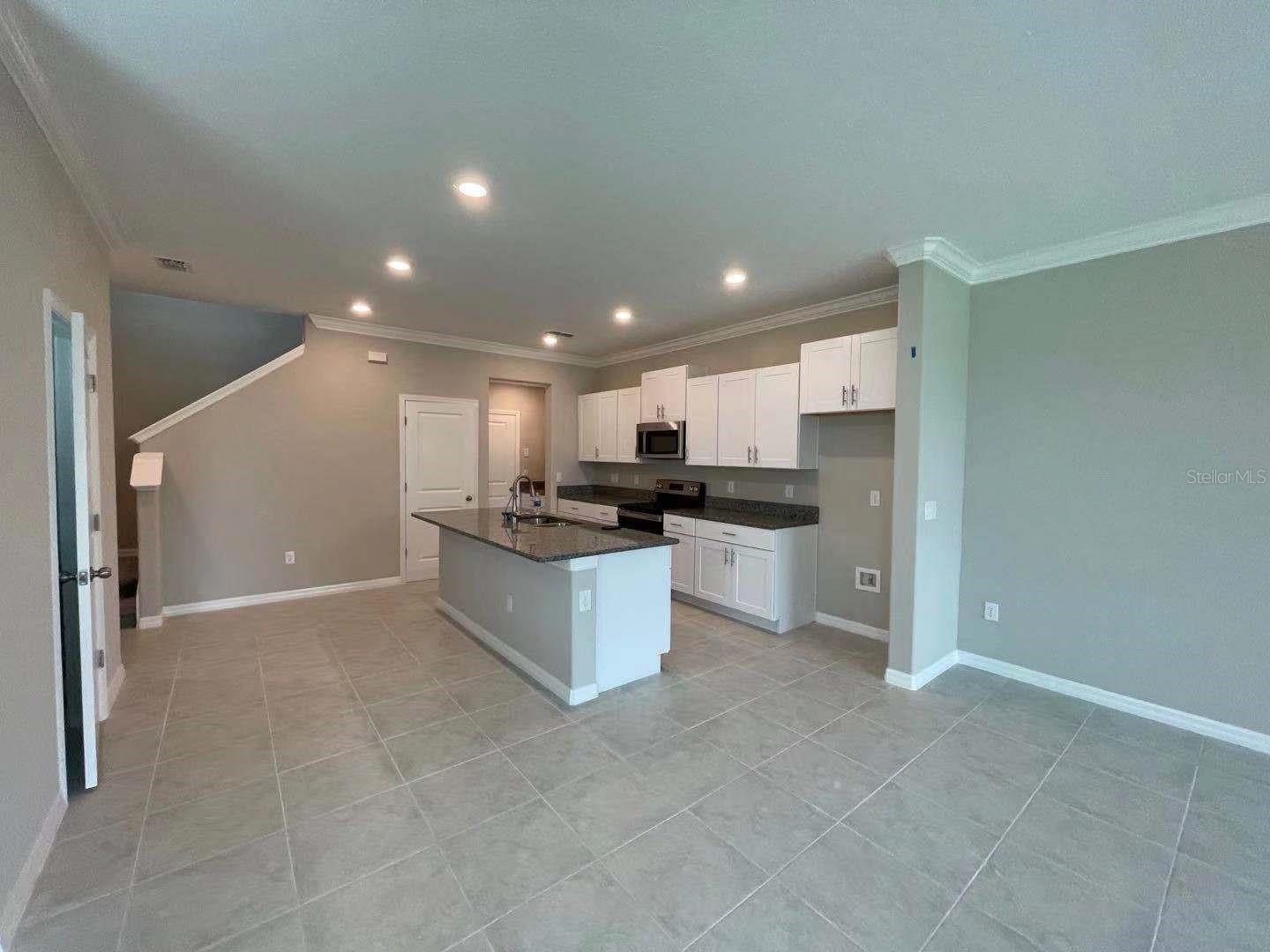 EPPERSON NORTH TOWNHOMES PHASE 4 - Residential Lease