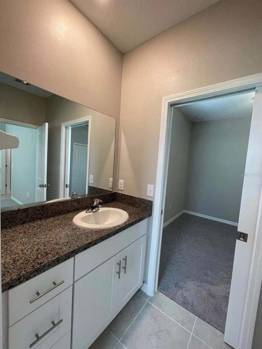 EPPERSON NORTH TOWNHOMES PHASE 4 - Residential Lease