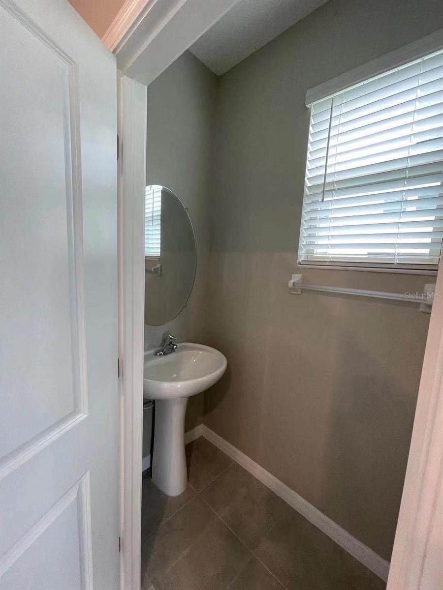 EPPERSON NORTH TOWNHOMES PHASE 4 - Residential Lease