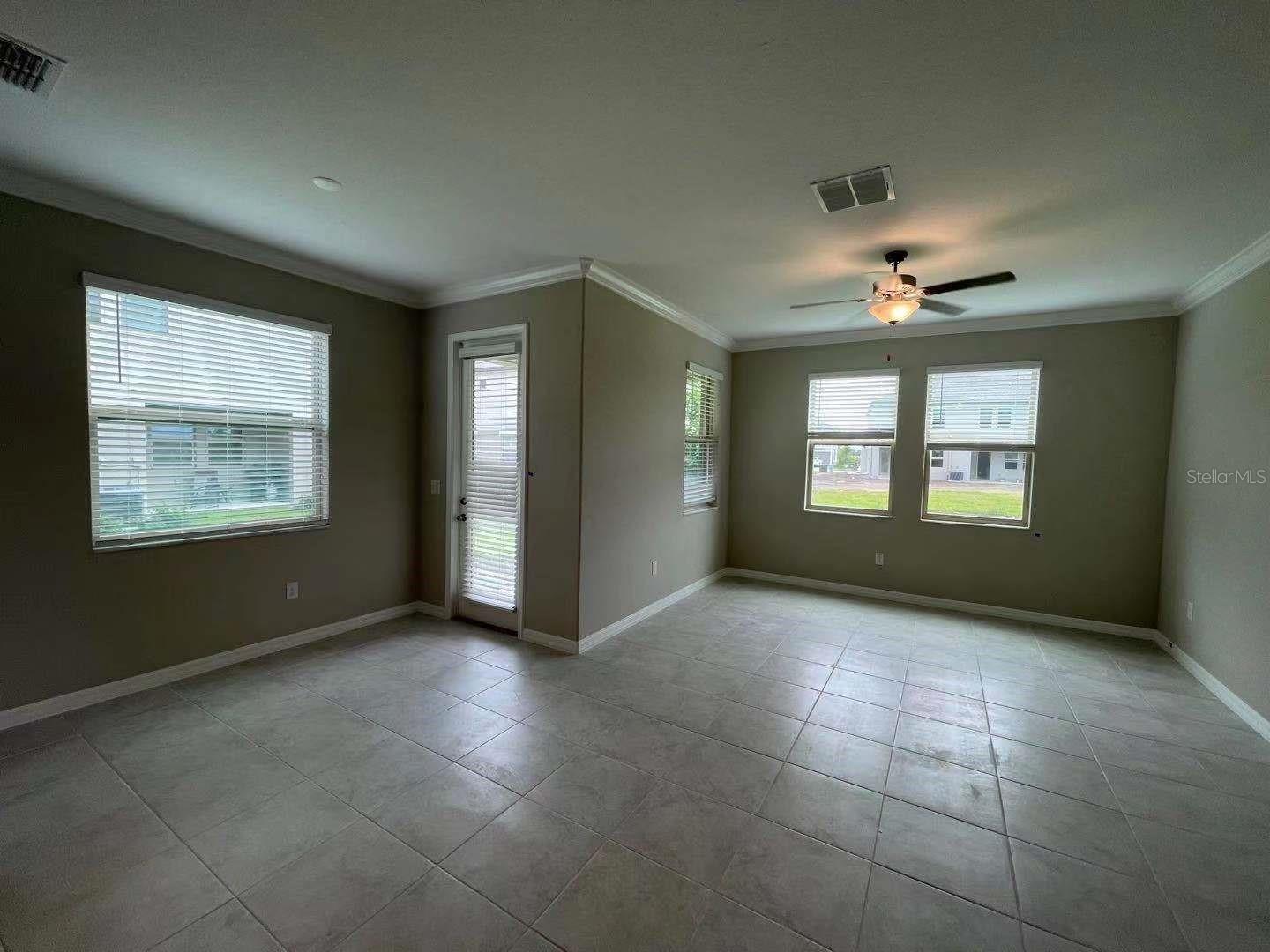 EPPERSON NORTH TOWNHOMES PHASE 4 - Residential Lease