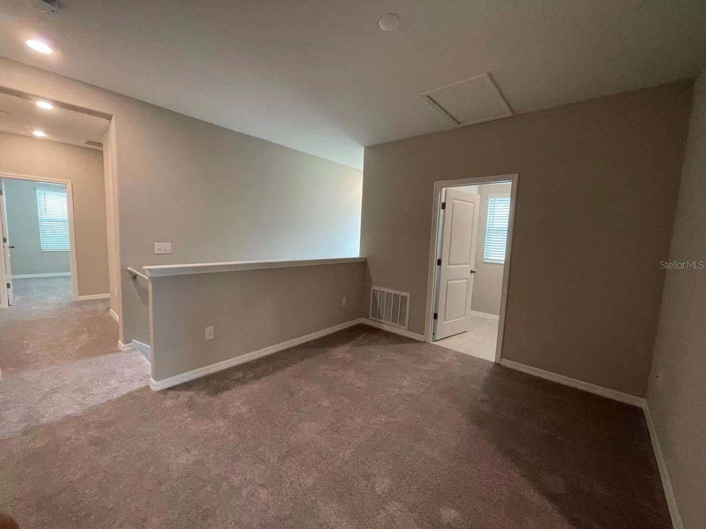 EPPERSON NORTH TOWNHOMES PHASE 4 - Residential Lease