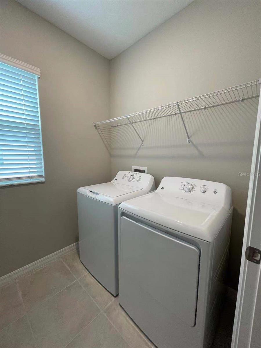 EPPERSON NORTH TOWNHOMES PHASE 4 - Residential Lease