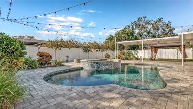 HAMMOCKS THE - Residential