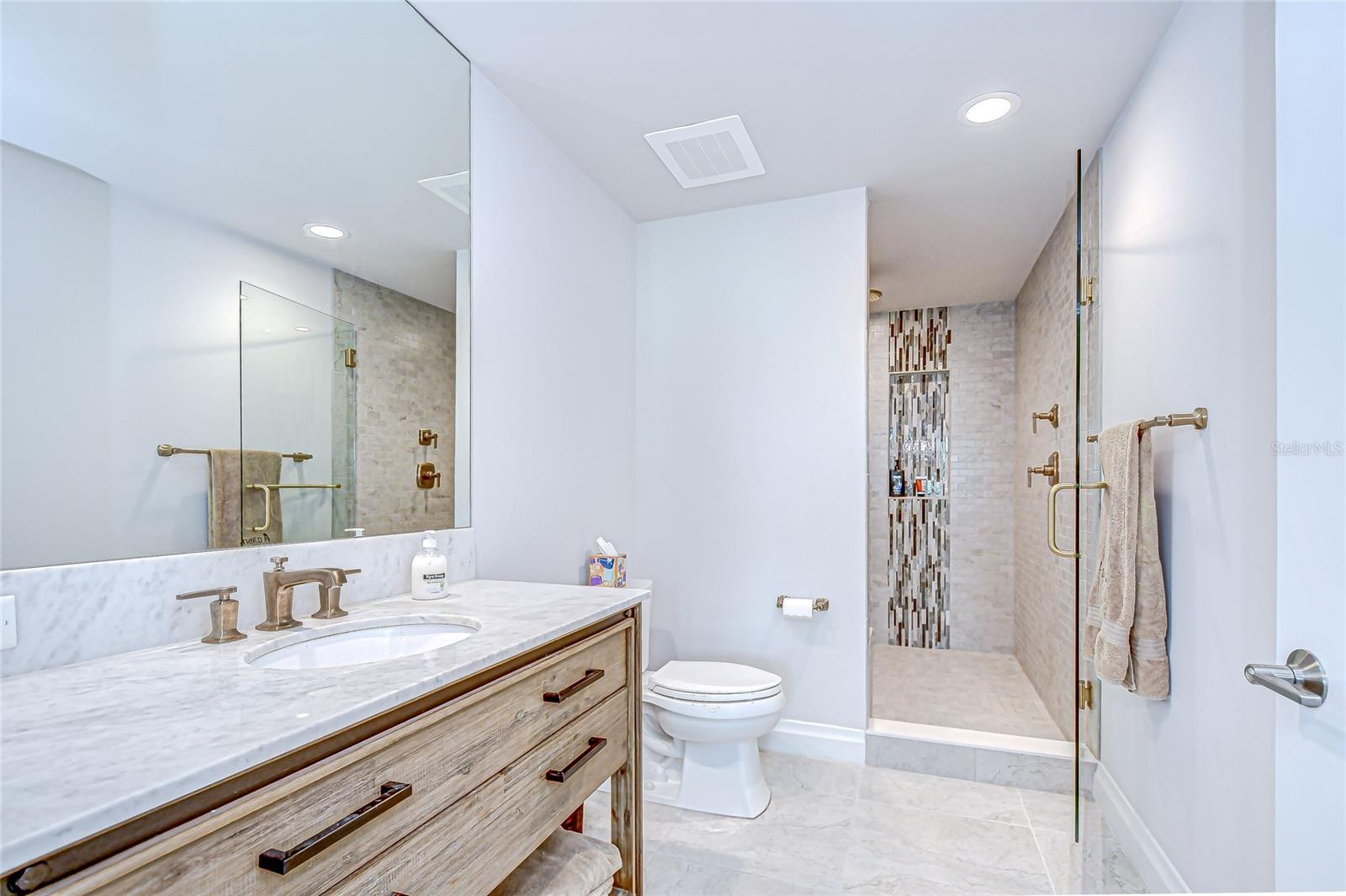 SUNSET POINTE AT COLLANY KEY II CONDO - Residential