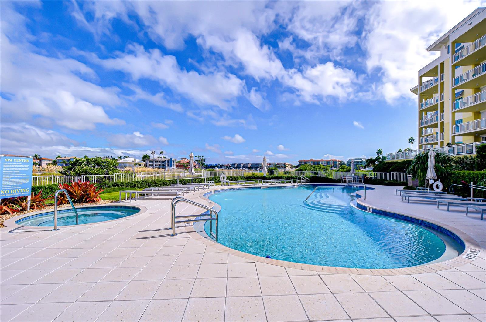 SUNSET POINTE AT COLLANY KEY II CONDO - Residential