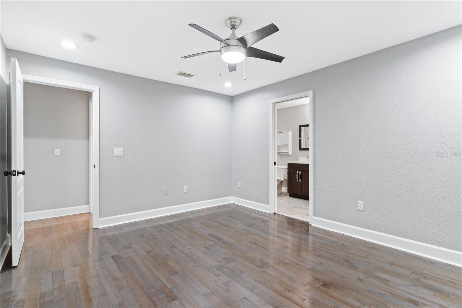 LAKE PLACE - Residential