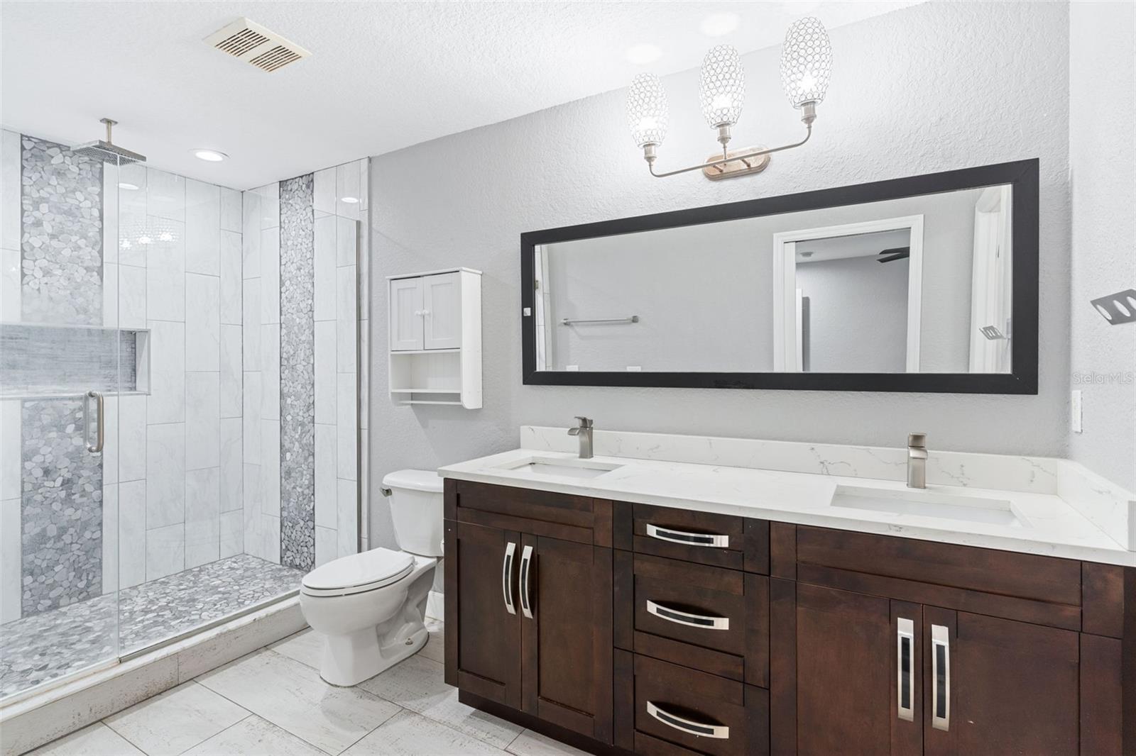 LAKE PLACE - Residential