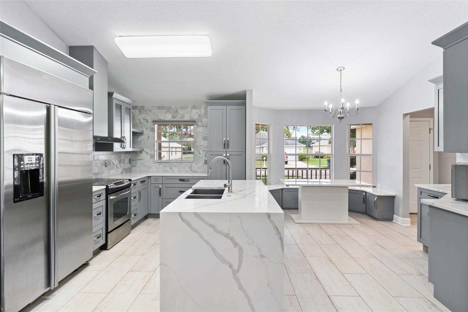 LAKE PLACE - Residential