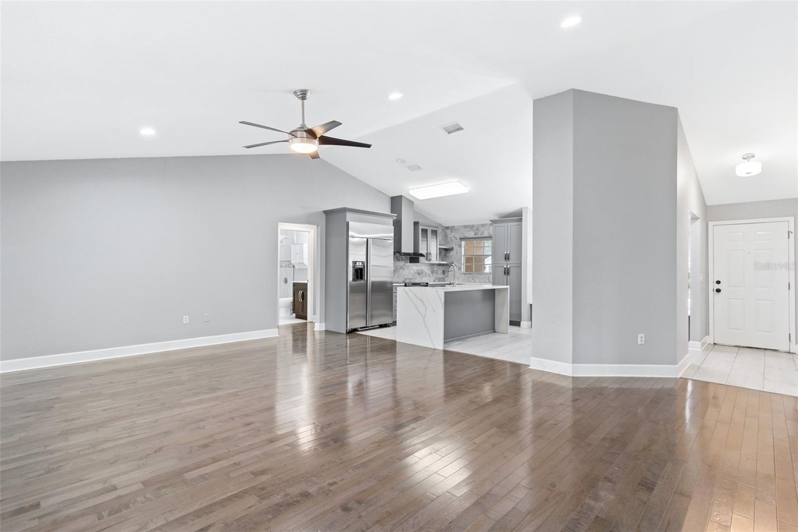 LAKE PLACE - Residential