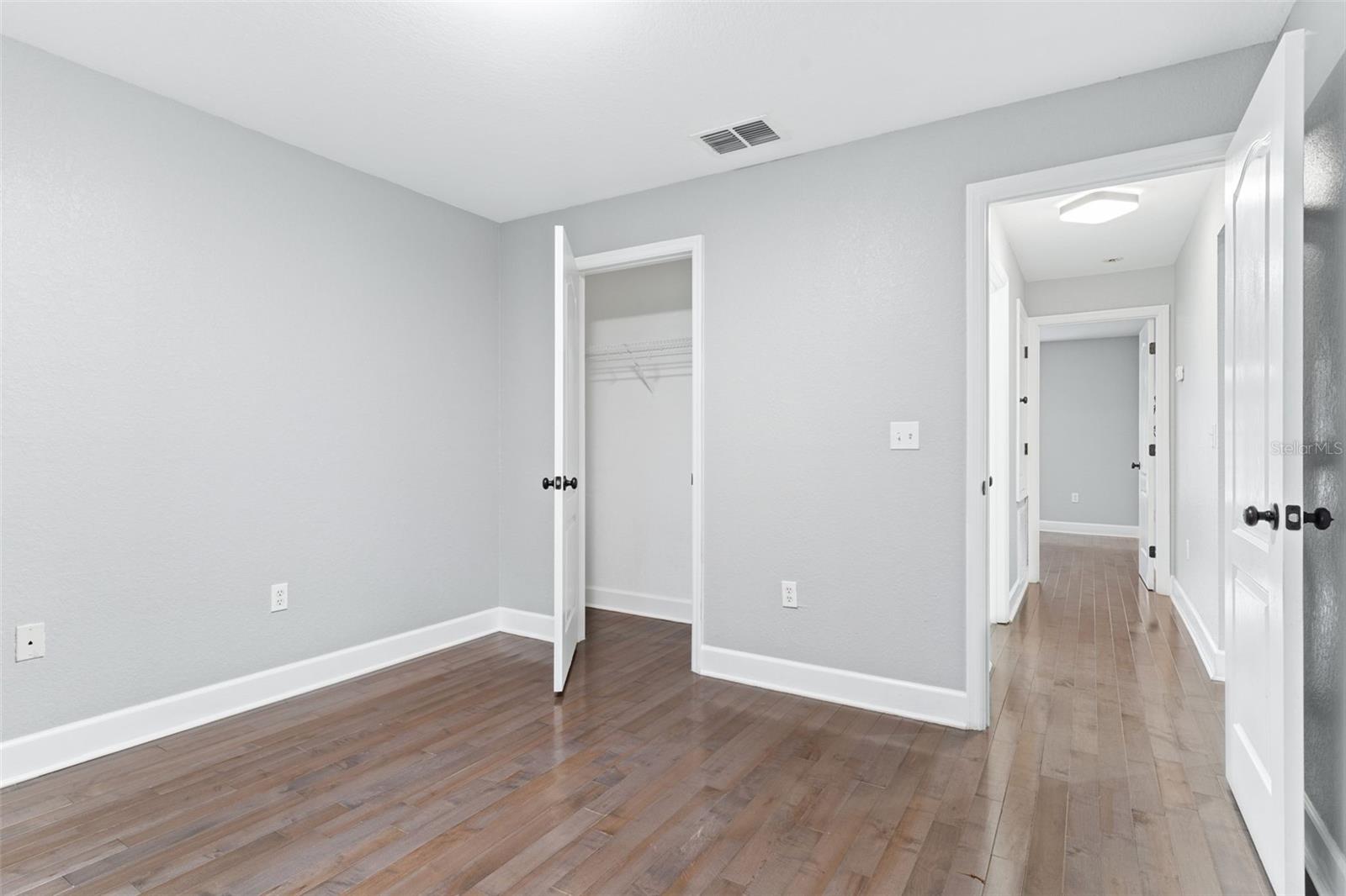 LAKE PLACE - Residential