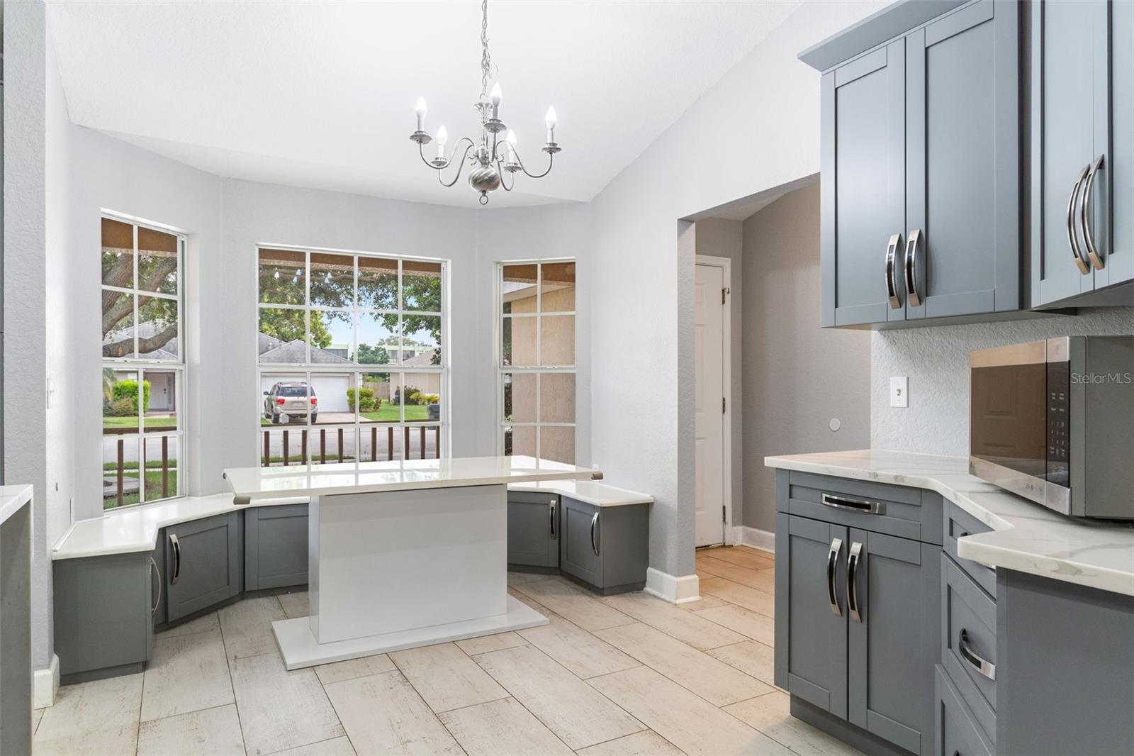 LAKE PLACE - Residential