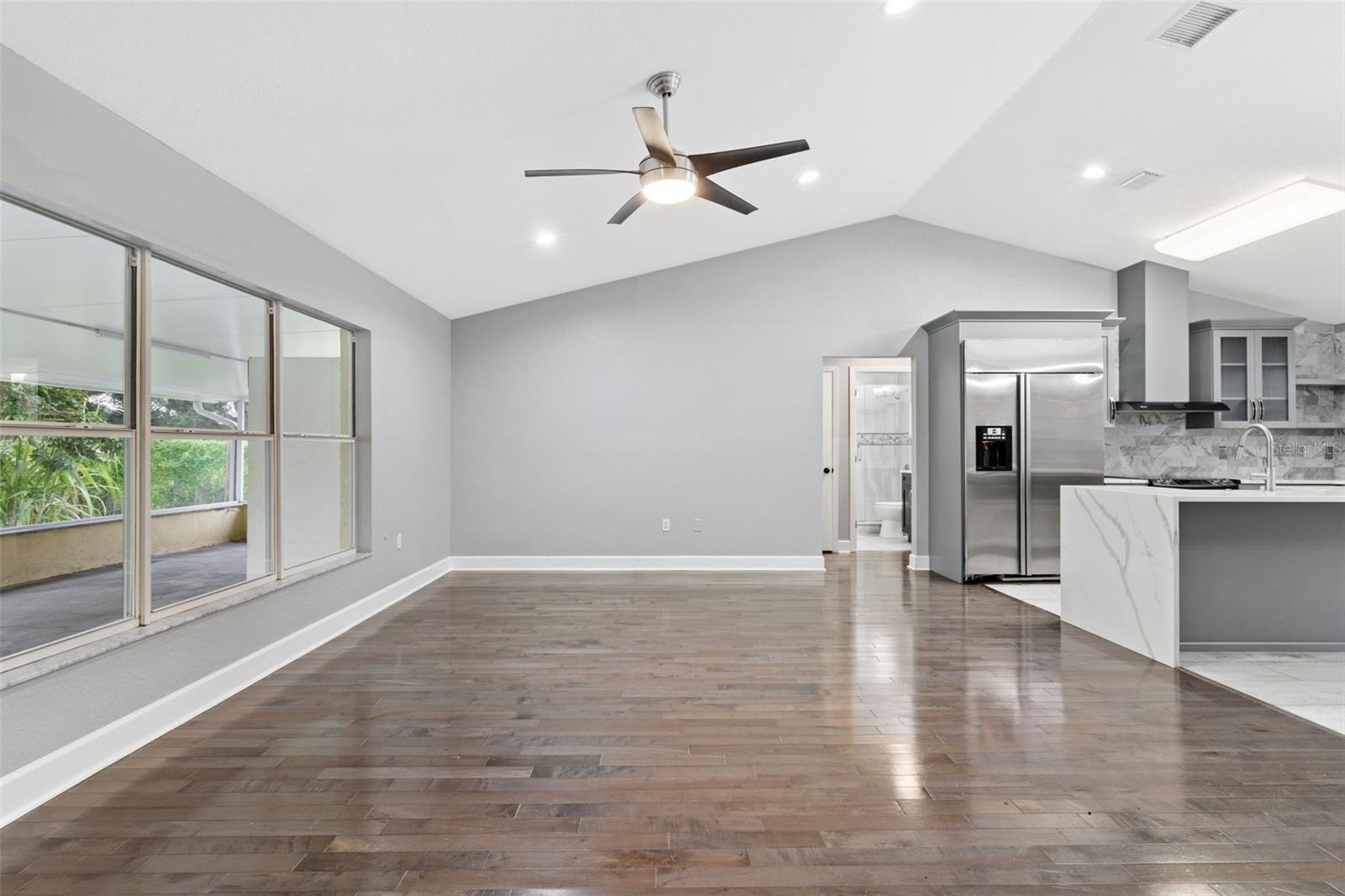 LAKE PLACE - Residential