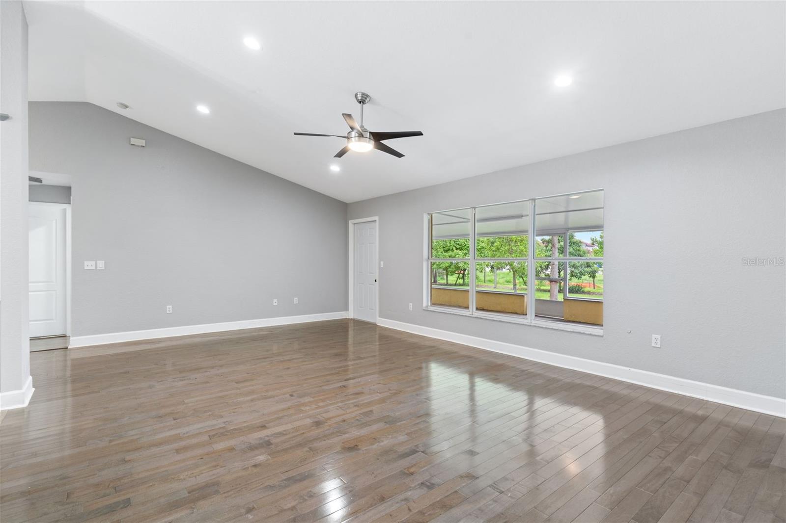 LAKE PLACE - Residential