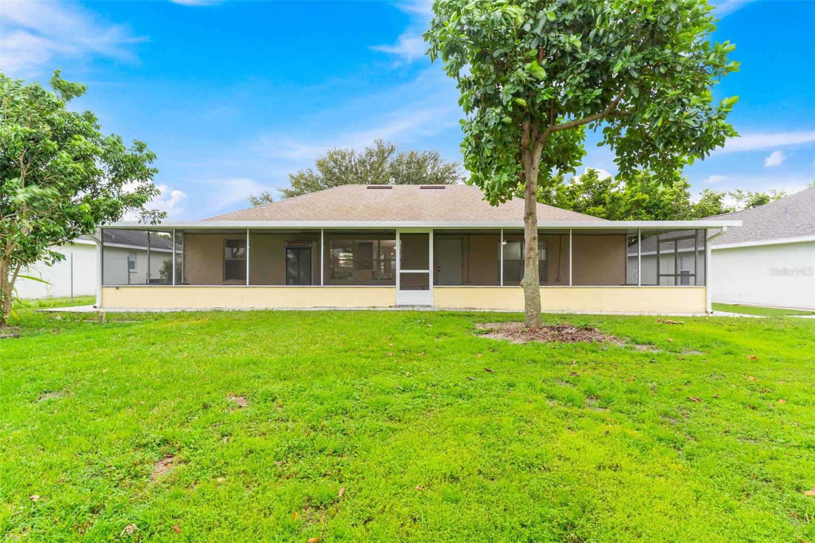 LAKE PLACE - Residential