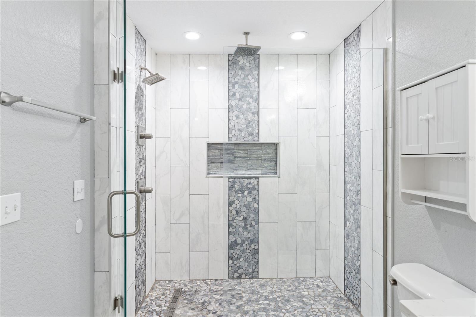 LAKE PLACE - Residential