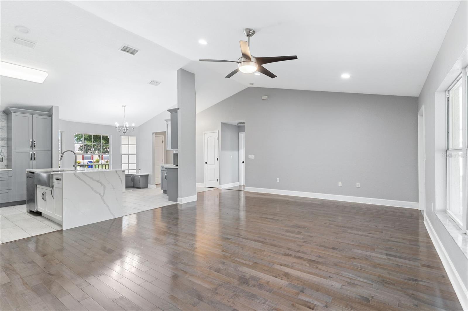 LAKE PLACE - Residential