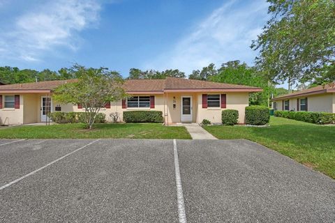 A home in DELAND