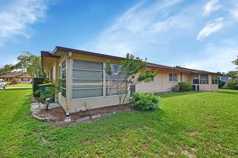 A home in DELAND