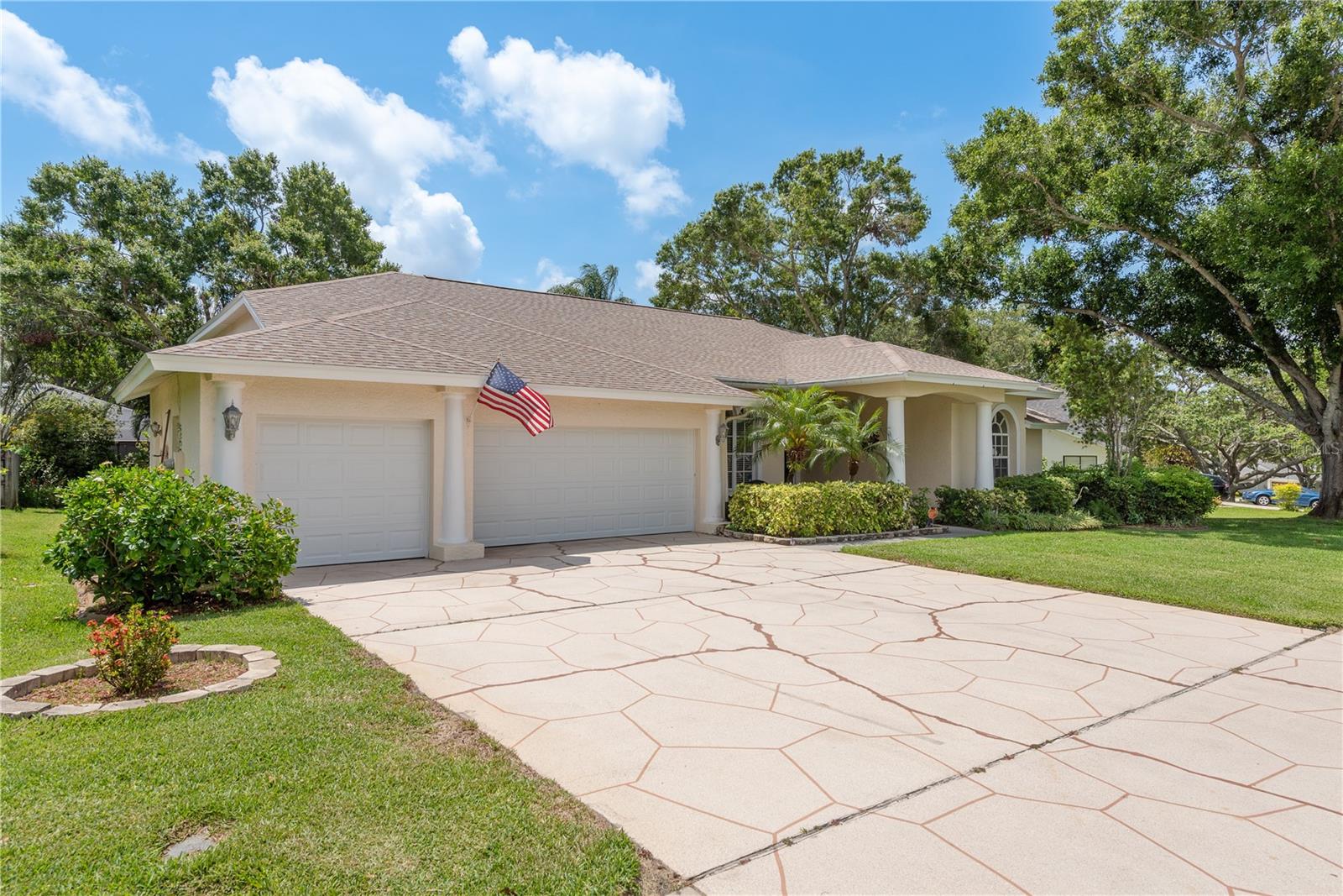 627 BELTED KINGFISHER DRIVE N